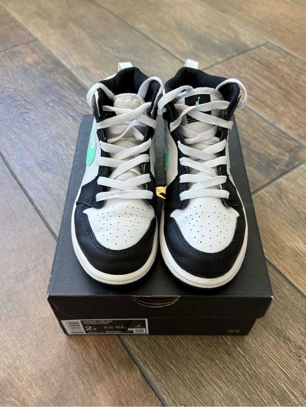Jordan 1 Mid Green Glow Nike Kids